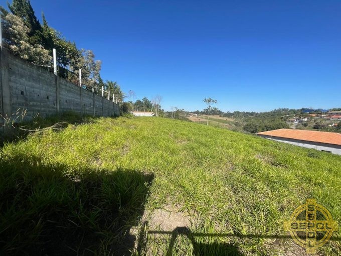 Terreno á venda em Condomínio no Bairro Cerejeira em Guararema/SP!!