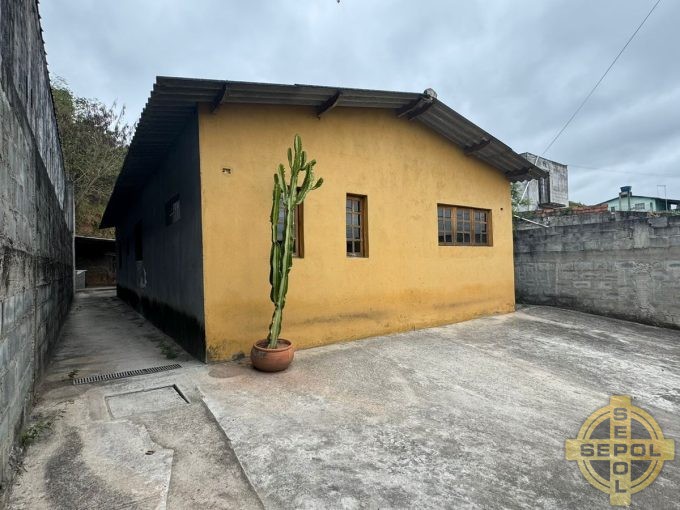 Casa Térrea á venda no Bairro Jardim Luiza em Guararema/SP!