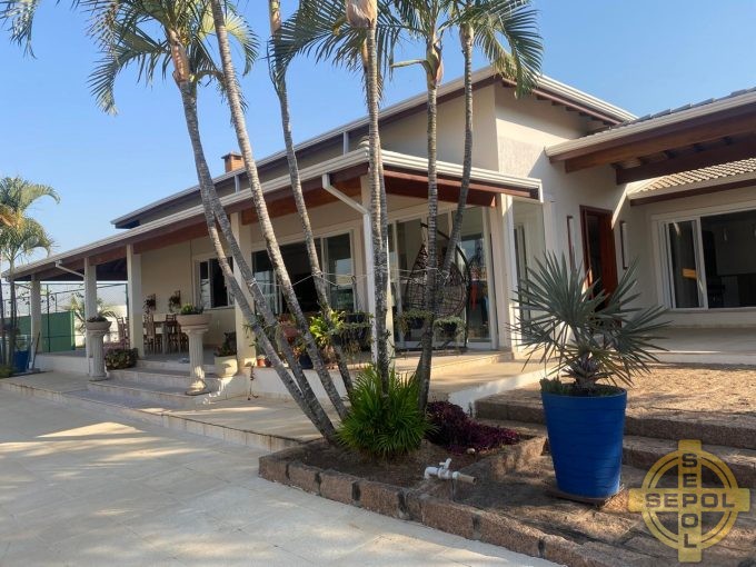 Casa de Alto Padrão á Venda no Condomínio Vale das Laranjeiras em Indaiatuba/SP!