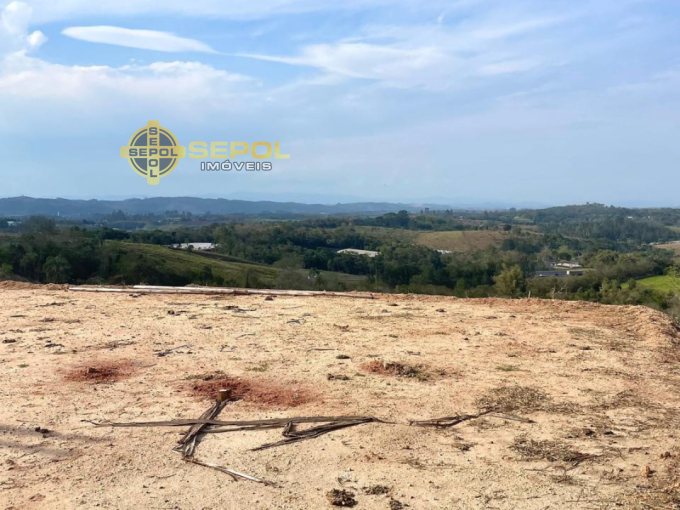 Terreno à Venda com Platô Pronto e Vista Privilegiada – Parque Agrinco, Guararema/SP